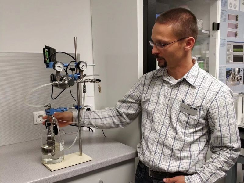 翁開爾拜訪德國HNPM公司進行技術交流