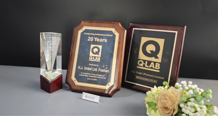 佛山翁開(kāi)爾獲得美國(guó)Q-Lab10年，20年杰出貢獻(xiàn)獎(jiǎng)和全球售后服務(wù)卓越獎(jiǎng)
