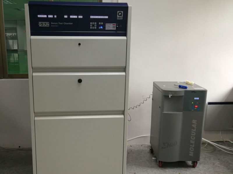 油墨木器漆藝術(shù)漆清漆氙燈老化耐候試驗(yàn)箱現(xiàn)場(chǎng)圖1