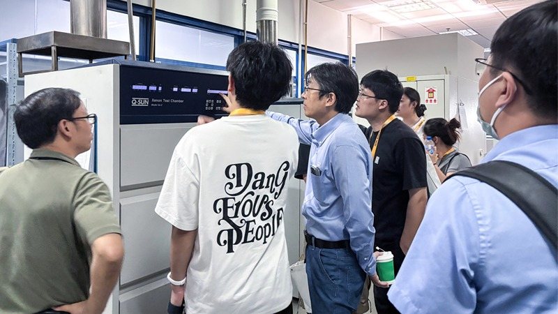 2025年汽車材料耐候老化與光照測試技術(shù)培訓(xùn)實(shí)驗(yàn)室參觀